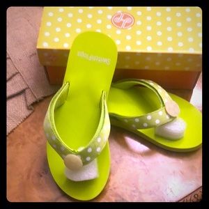 Lindsay-Phillips Lime Switch flip flops size 3/4